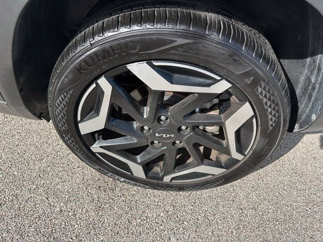 2025 Kia Seltos SX — photo 8 of 25