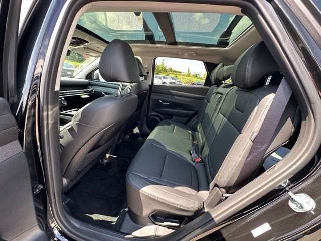 2025 Hyundai Tucson Hybrid SEL Convenience — photo 17 of 35