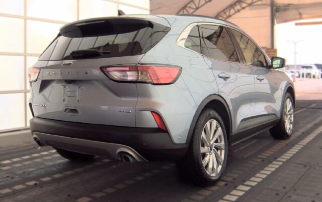2022 Ford Escape Titanium — photo 4 of 10