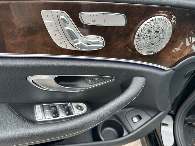 2022 Mercedes-Benz E-Class E 350 — photo 19 of 31