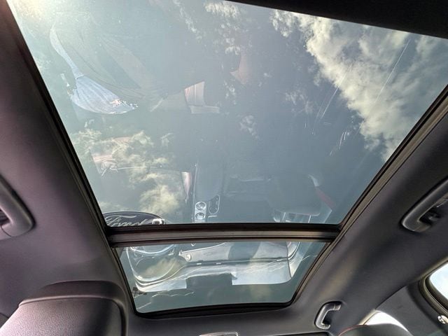 2023 Genesis GV70 2.5T — photo 16 of 37