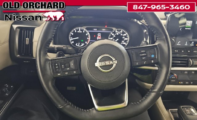 2024 Nissan Pathfinder SL — photo 9 of 11