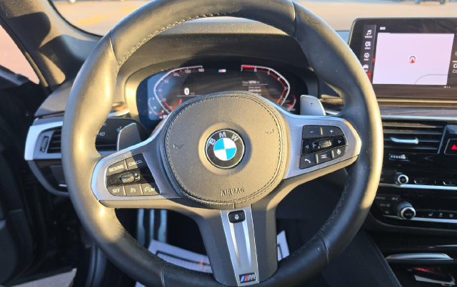 2023 BMW 5 Series 530i xDrive — photo 8 of 11