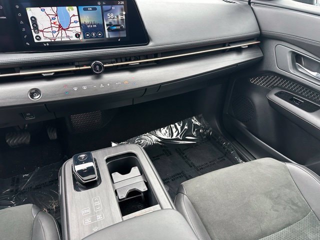 2023 Nissan Ariya Evolve+ e-4orce — photo 16 of 31