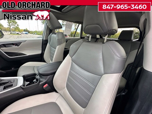 2021 Toyota RAV4 XLE Premium — photo 10 of 22
