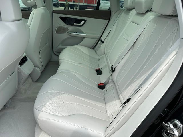 2023 Mercedes-Benz EQE 350 Sedan — photo 14 of 33