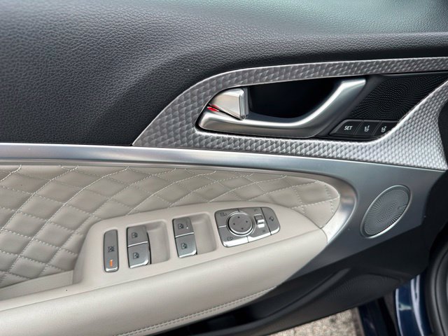 2023 Genesis G70 3.3T — photo 20 of 39