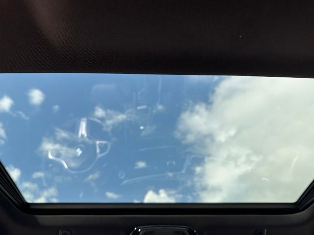 2023 BMW 5 Series M550i xDrive — photo 17 of 32
