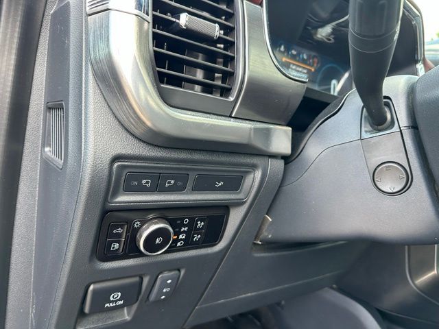 2023 Ford F-150 Lariat — photo 17 of 25