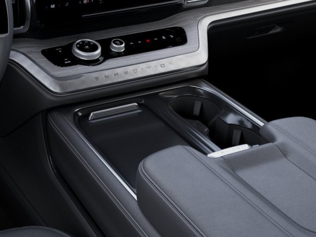 2027 Ford Expedition Max Platinum — photo 16 of 54