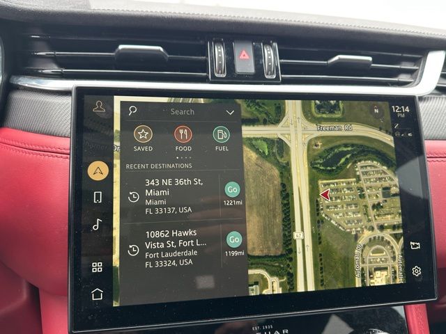 2023 Jaguar F-PACE SVR — photo 19 of 23