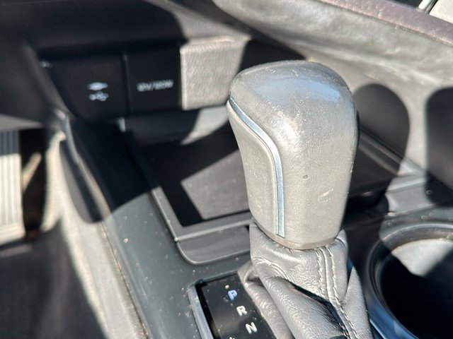 2018 Toyota Camry SE — photo 21 of 27