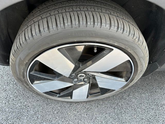 2023 Volvo XC40 Recharge Pure Electric Ultimate — photo 8 of 26