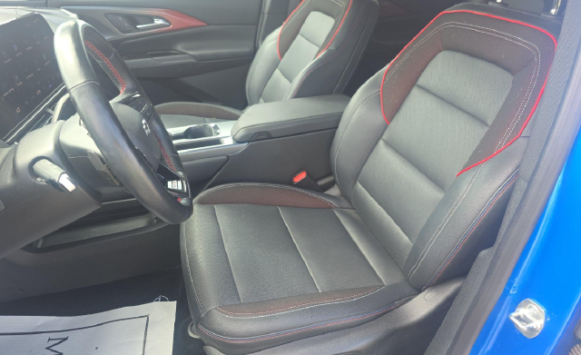 2024 Chevrolet Equinox EV RS — photo 5 of 8