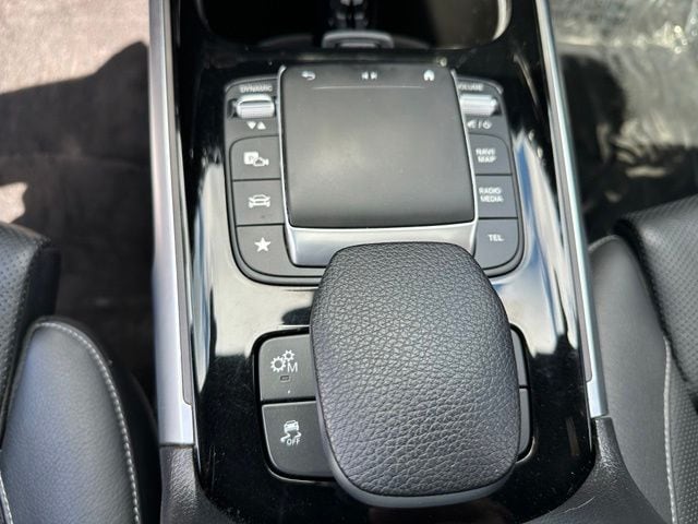 2023 Mercedes-Benz GLB GLB 35 AMG® — photo 23 of 27