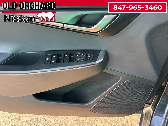 2025 Kia EV6 Light — photo 10 of 22