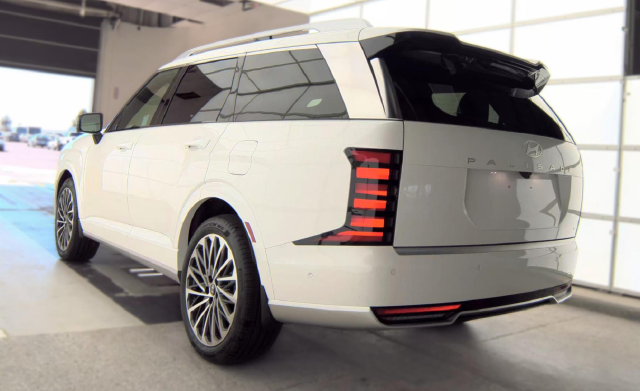 2026 Hyundai Palisade Calligraphy — photo 4 of 10