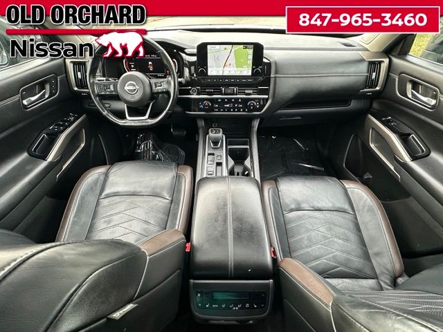 2022 Nissan Pathfinder Platinum — photo 14 of 20