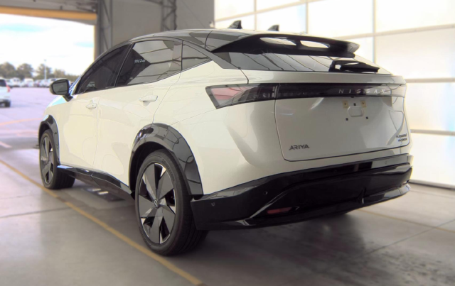 2024 Nissan Ariya Platinum+ e-4orce — photo 4 of 9
