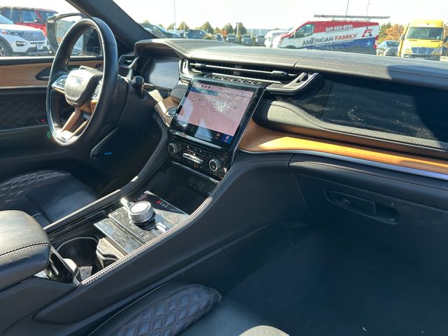 2022 Jeep Grand Cherokee Summit Reserve — photo 9 of 31