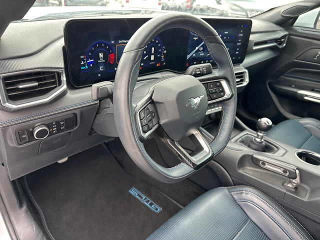2025 Ford Mustang GT Premium — photo 16 of 26