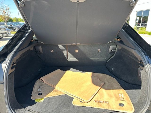 2023 LEXUS RZ 450e Premium — photo 12 of 32