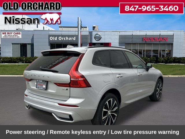 2025 Volvo XC60 B5 Plus — photo 6 of 22