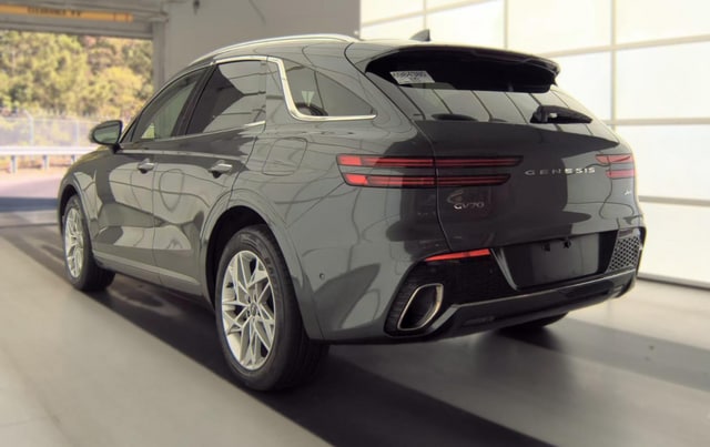 2022 Genesis GV70 2.5T — photo 5 of 11