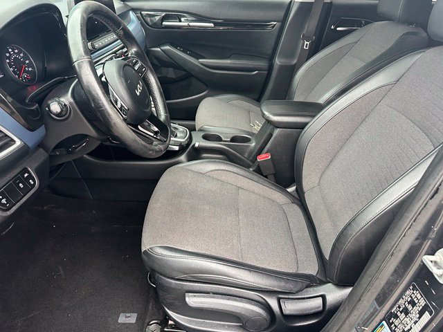 2022 Kia Seltos S — photo 16 of 30