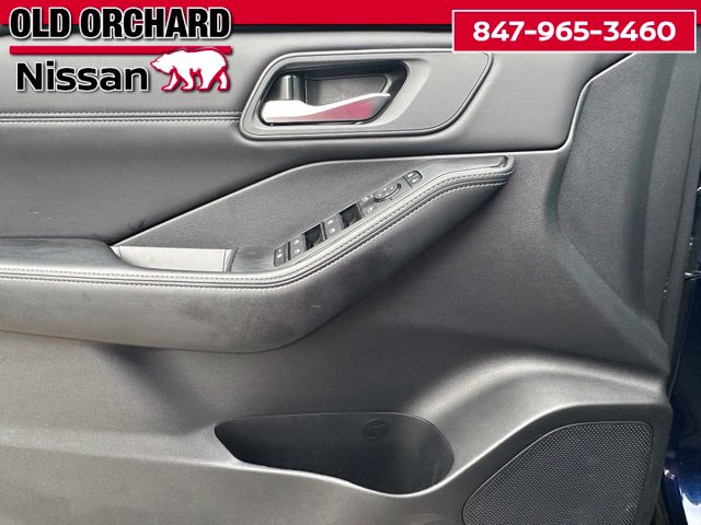 2024 Nissan Rogue SV — photo 12 of 22