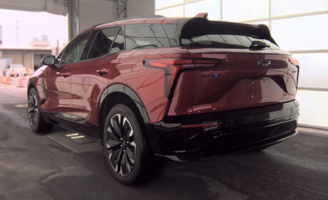 2024 Chevrolet Blazer EV RS — photo 4 of 8