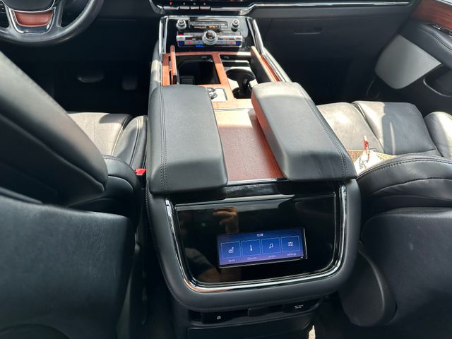 2022 Lincoln Navigator Reserve — photo 22 of 36