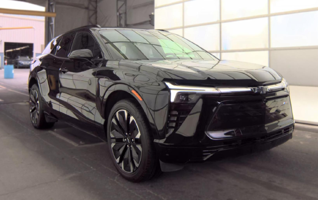 2024 Chevrolet Blazer EV RS — photo 2 of 10