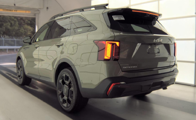 2024 Kia Sorento X-Line SX Prestige — photo 4 of 9