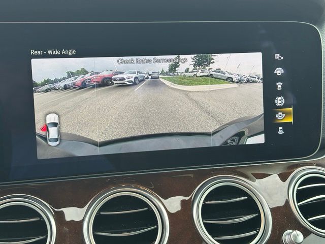 2022 Mercedes-Benz E-Class E 350 — photo 28 of 31