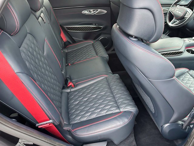 2023 Genesis GV70 3.5T Sport — photo 11 of 39