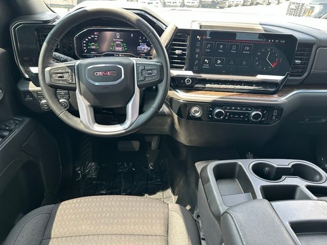 2024 GMC Sierra 1500 Elevation — photo 15 of 29