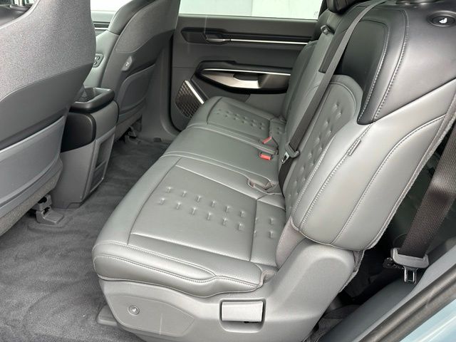2024 Kia EV9 Wind — photo 15 of 44