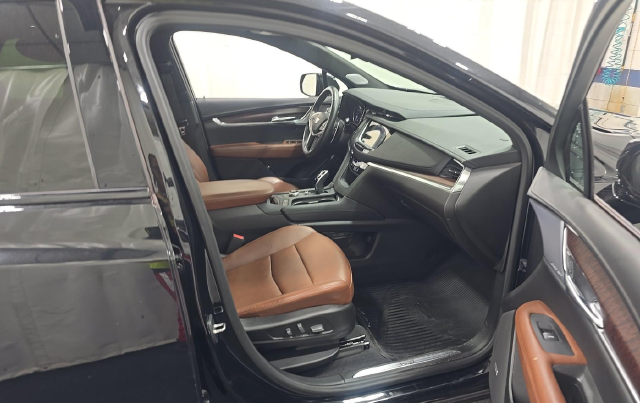 2023 Cadillac XT5 Sport — photo 7 of 10