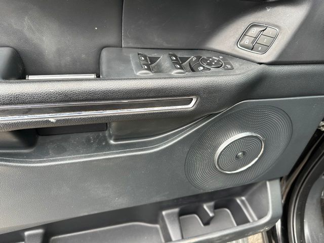 2022 Ford Expedition Limited — photo 24 of 34