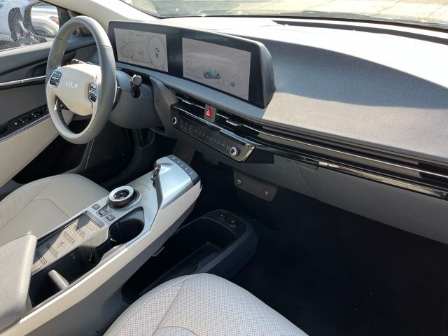 2023 Kia EV6 Wind — photo 10 of 32