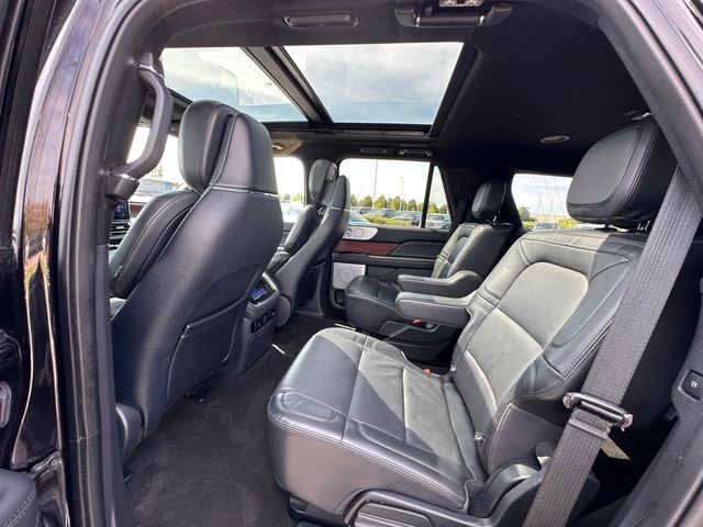 2022 Lincoln Navigator Reserve — photo 19 of 36