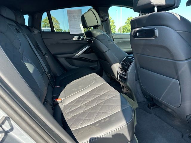 2025 BMW X6 xDrive40i — photo 12 of 29