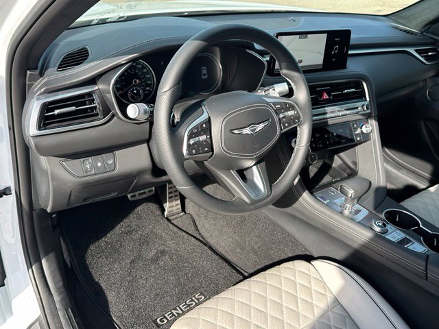 2025 Genesis G70 3.3T Sport Advanced — photo 23 of 39