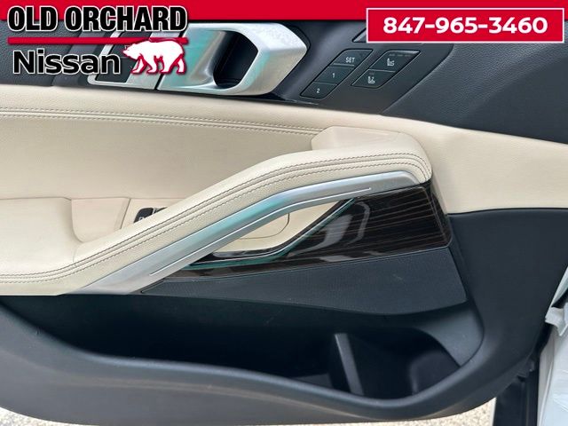 2021 BMW X6 xDrive40i — photo 13 of 23