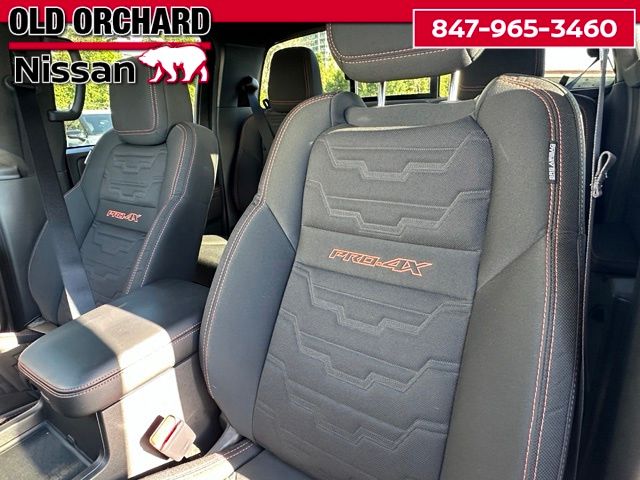 2025 Nissan Frontier PRO-4X — photo 13 of 22