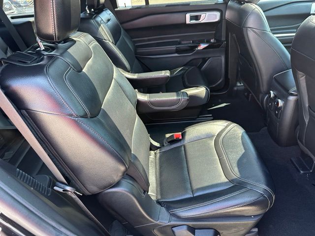 2023 Ford Explorer ST — photo 10 of 36