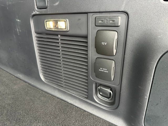2025 Lincoln Navigator L Reserve — photo 14 of 41