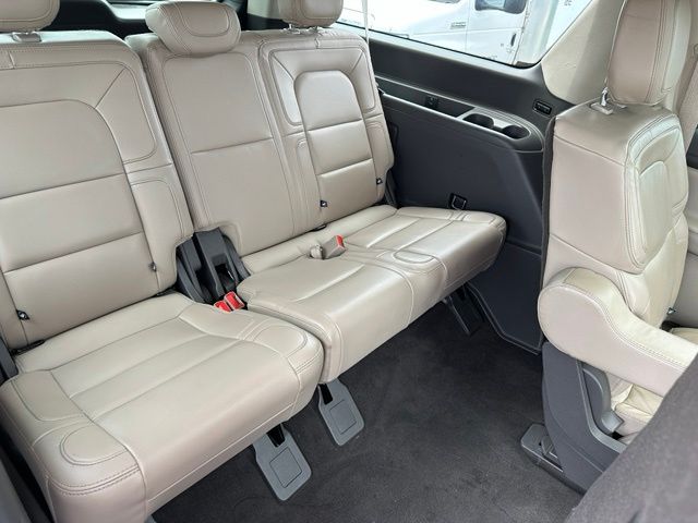 2022 Lincoln Navigator L Reserve — photo 11 of 37