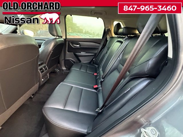 2023 Nissan Rogue SL — photo 13 of 22